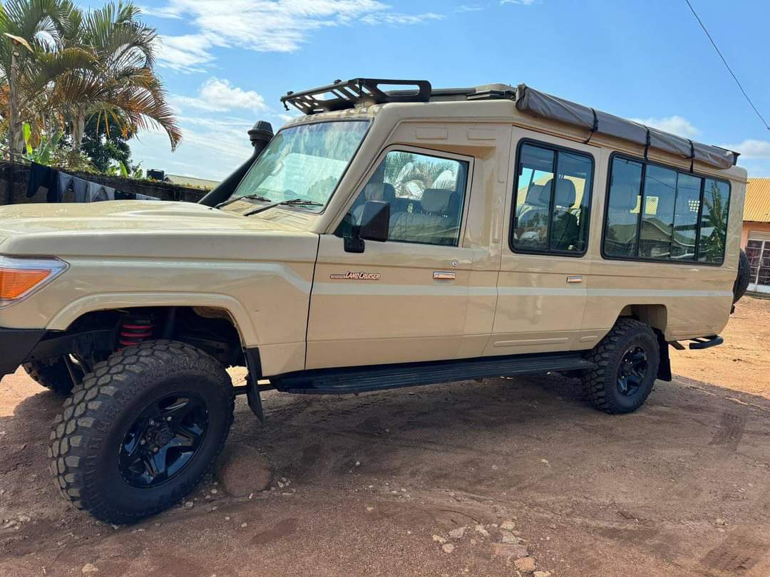 Safari vehicle prepared for road transfers